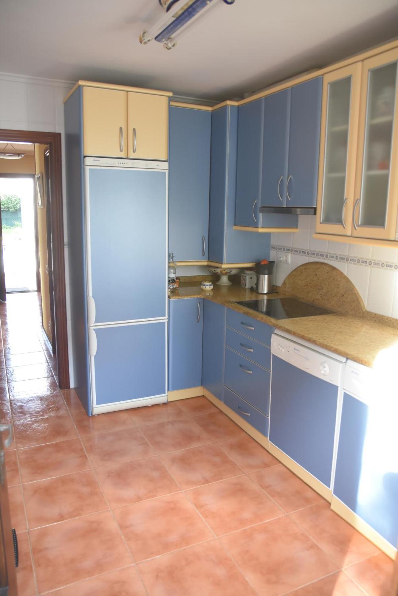 Chalet En Urbanizacion Con Piscina Argoños Exterior foto